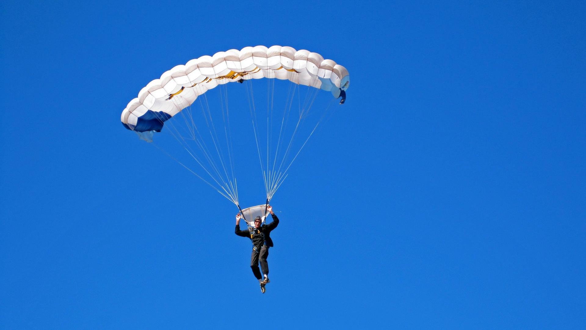 季后赛“黑马追击”——意想不到的爆冷场次！