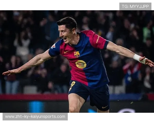 莱万点球稳稳命中,巴萨锁定胜局,莱万踢点球